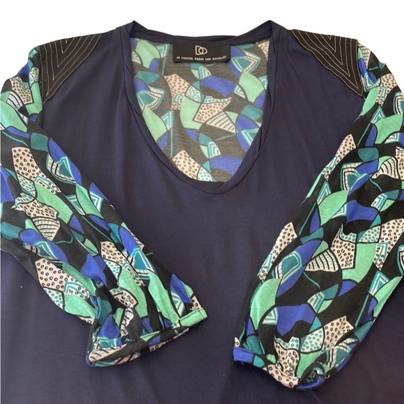 DO v-neck tunic in S/M, never worn - Picture 5 of 12